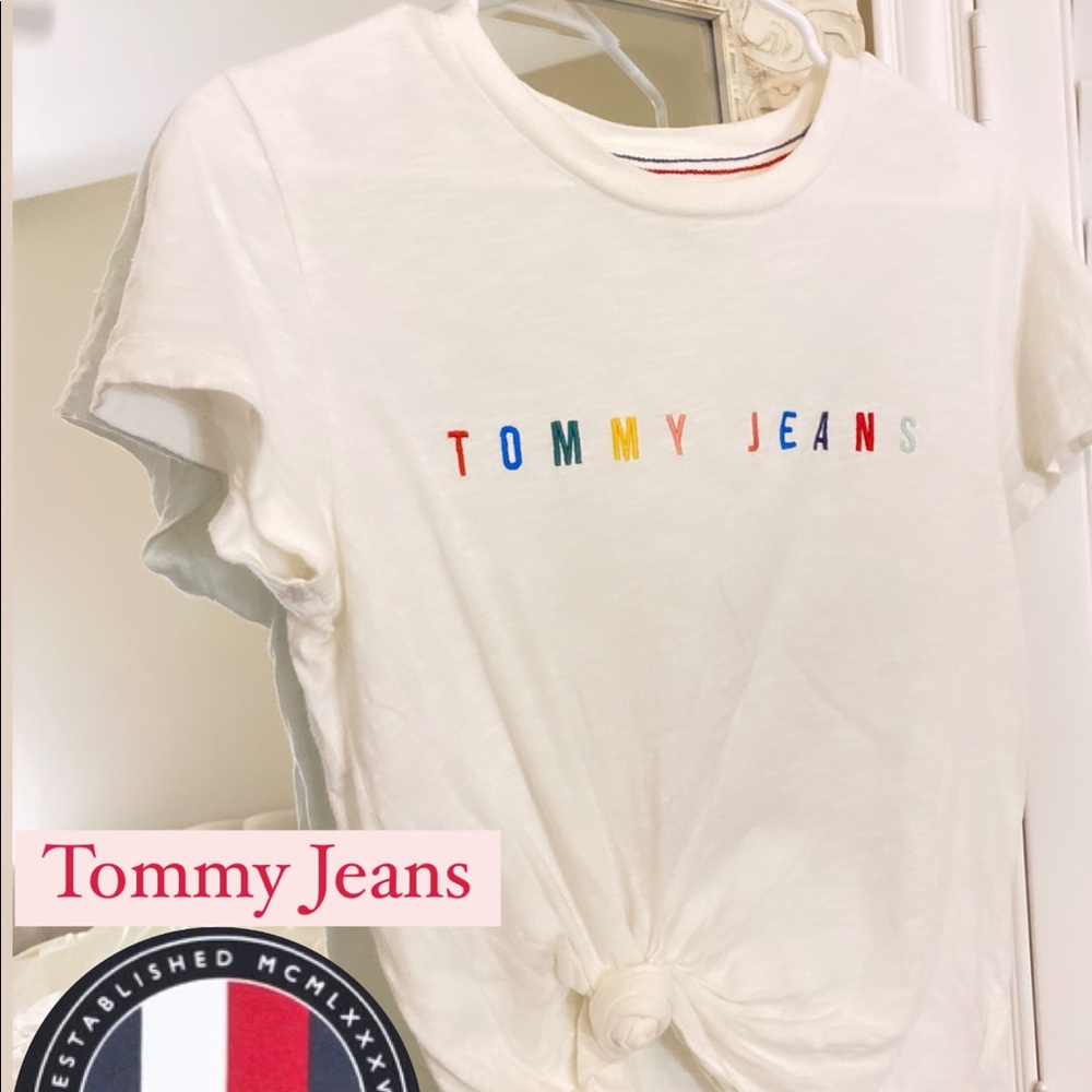 TOMMY HILFIGER ❤️🤍💙 full length t-shirt!